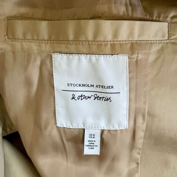 Double Breasted BeigeTrench Coat with Wide Collar - Picture 3 of 12